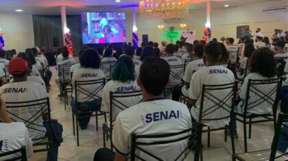 Alunos do Senai em aula em parceria com a Suzano