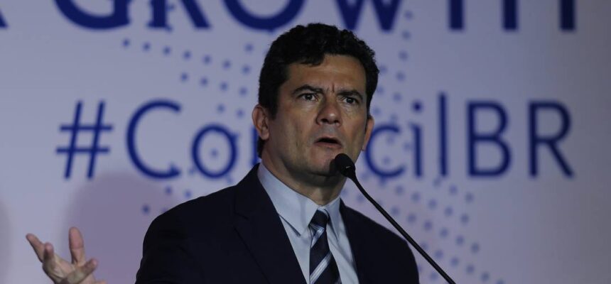 Moro ao microfone: STF perdeu a mão